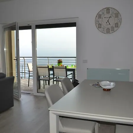 Casa Bb * جيرا لاريو