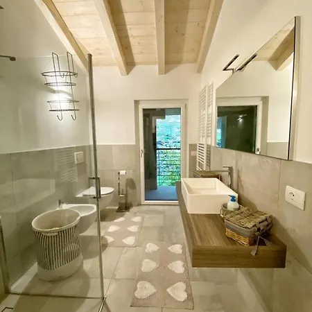 Casa Bb דירה ג'רה לאריו
